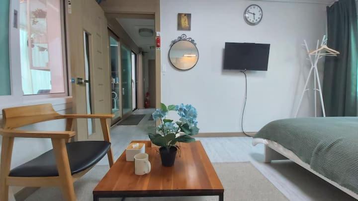 Holiday home Party House Hongdae *